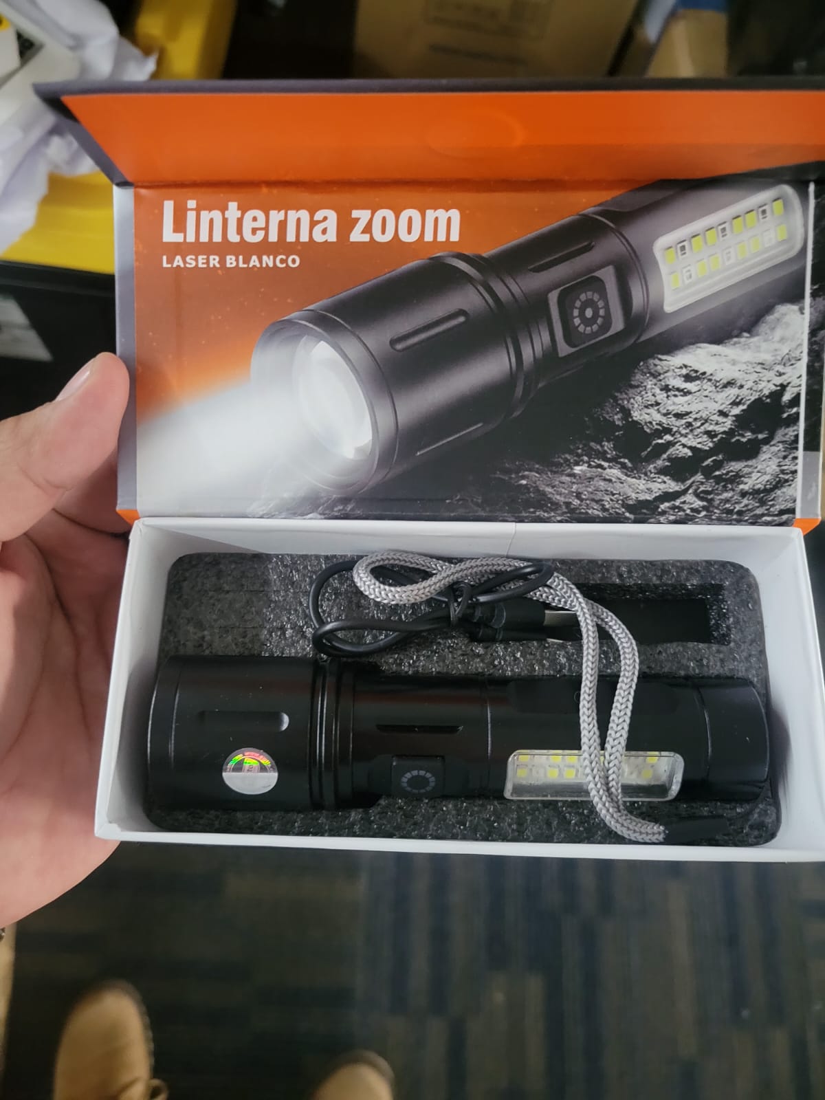 Linterna zoom